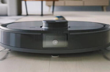 065628 1194 how does a robot vacuum with camera work