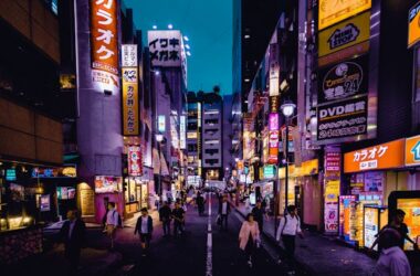 People walking on the streets of Japan | Photo by Aleksandar Pasaric